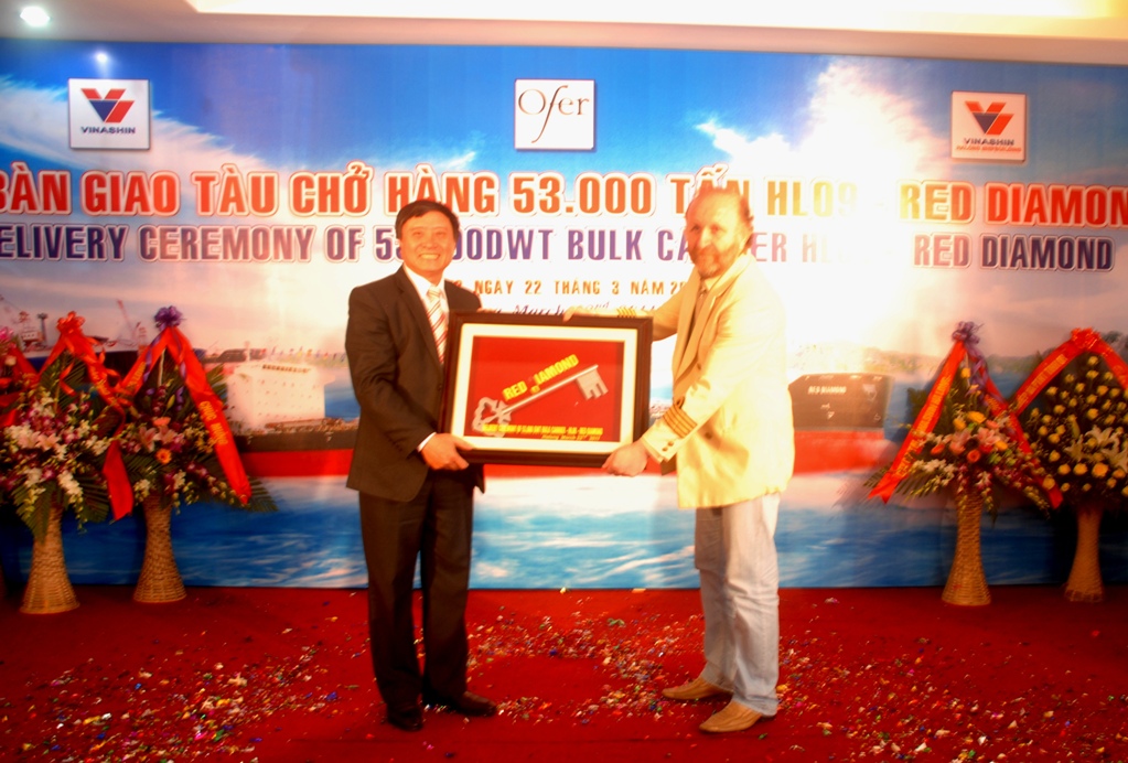 Bàn giao tàu xuất khẩu 53.000DWT - RED DIAMOND